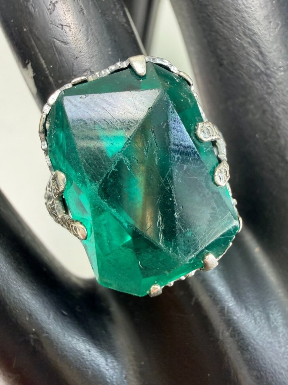 Stunning Vtg Art Deco Green Glass Ring Sterling Silver Filigree Statement Sz 6 - Picture 2 of 11